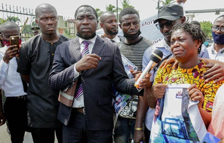 Bamise Ayanwola: Family, activists others protest at Lagos State House of Assembly (photos/video) 