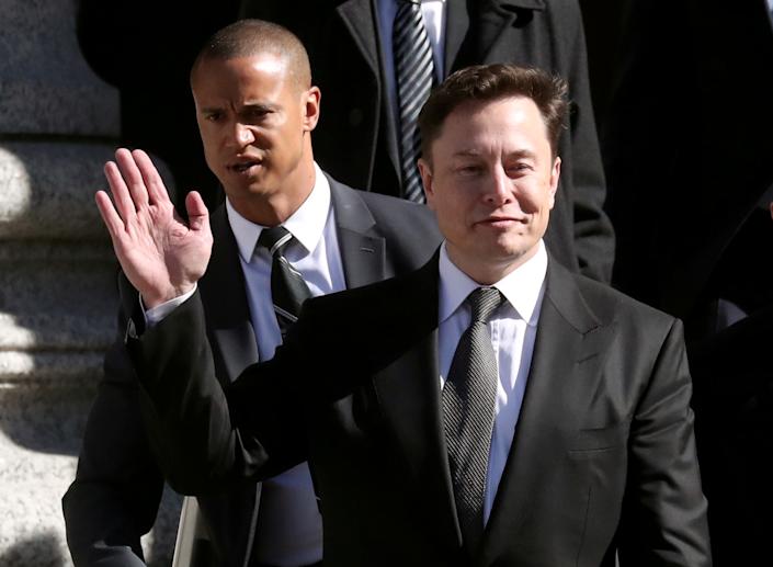Tesla CEO Elon Musk leaves Manhattan federal court after a hearing on his fraud settlement with the Securities and Exchange Commission (SEC) in New York City, U.S., April 4, 2019.  REUTERS/Shannon Stapleton TPX IMAGES OF THE DAY